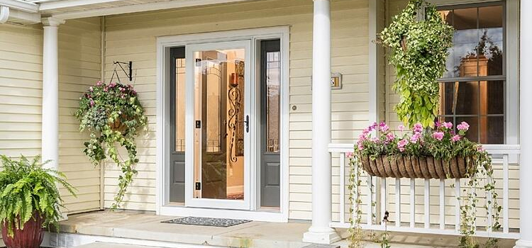 screen door installation in Manteca