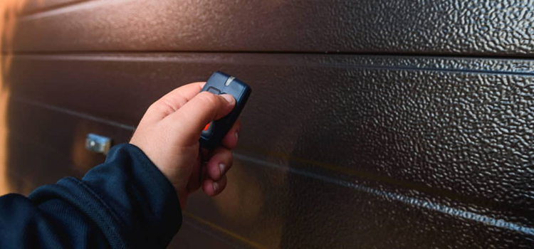 automatic door opener with remote control in Manteca